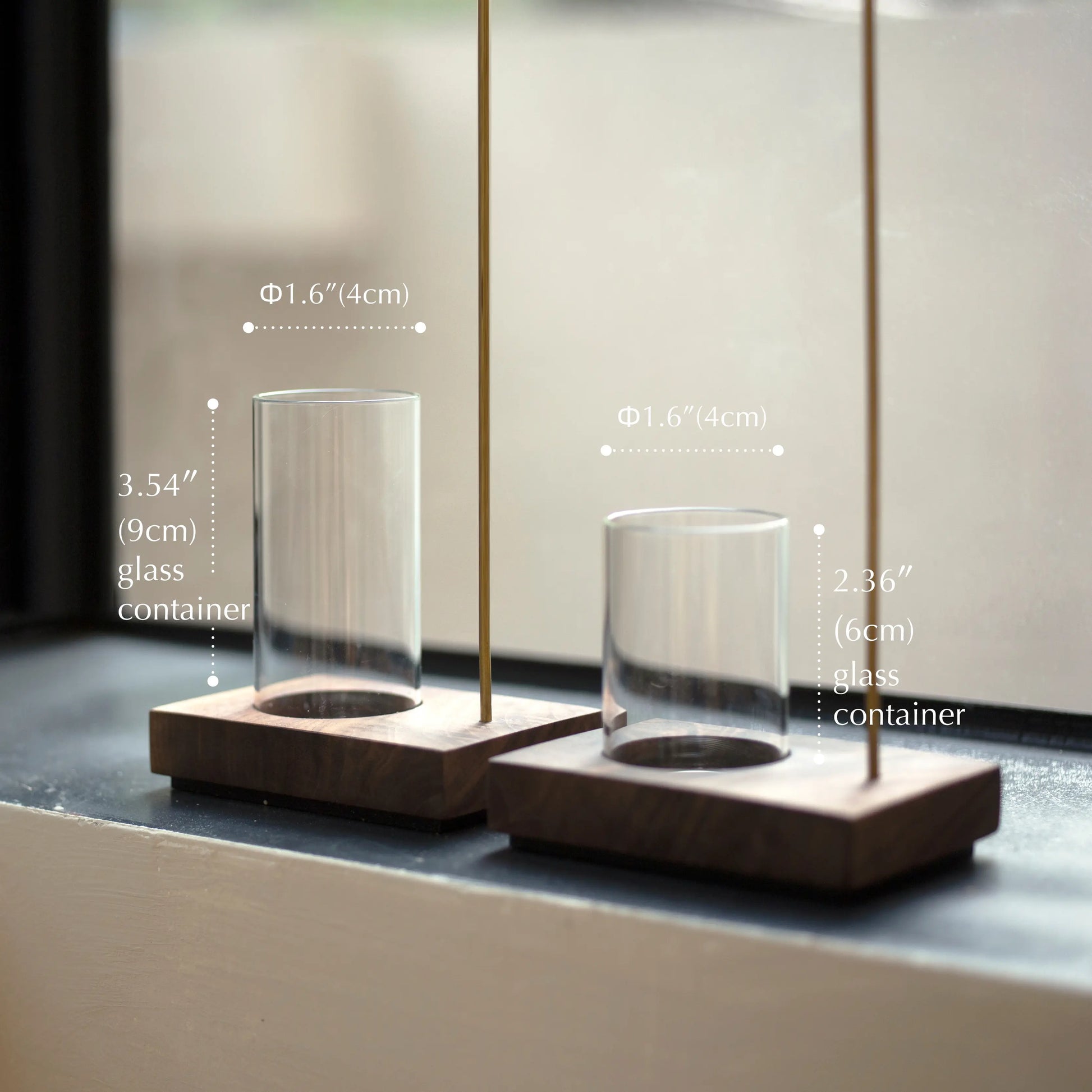 Diagram showing dimensions for the two glass container height options.